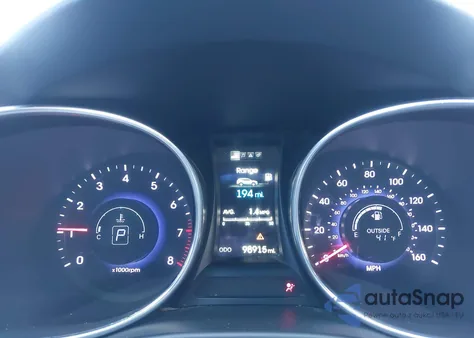 2015 Hyundai Santa Fe Sport 2.4L z USA, uszkodzony, nr VIN 5XYZUDLB0FG244699